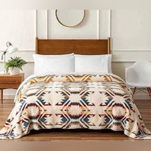 Pendleton Sherpa Fleece Blanket